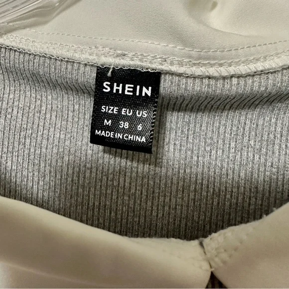 ✨Gray Layered Blouse M 🤍 Preppy Knit Vest Shirt Chic Style ✨ - Picture 2 of 6